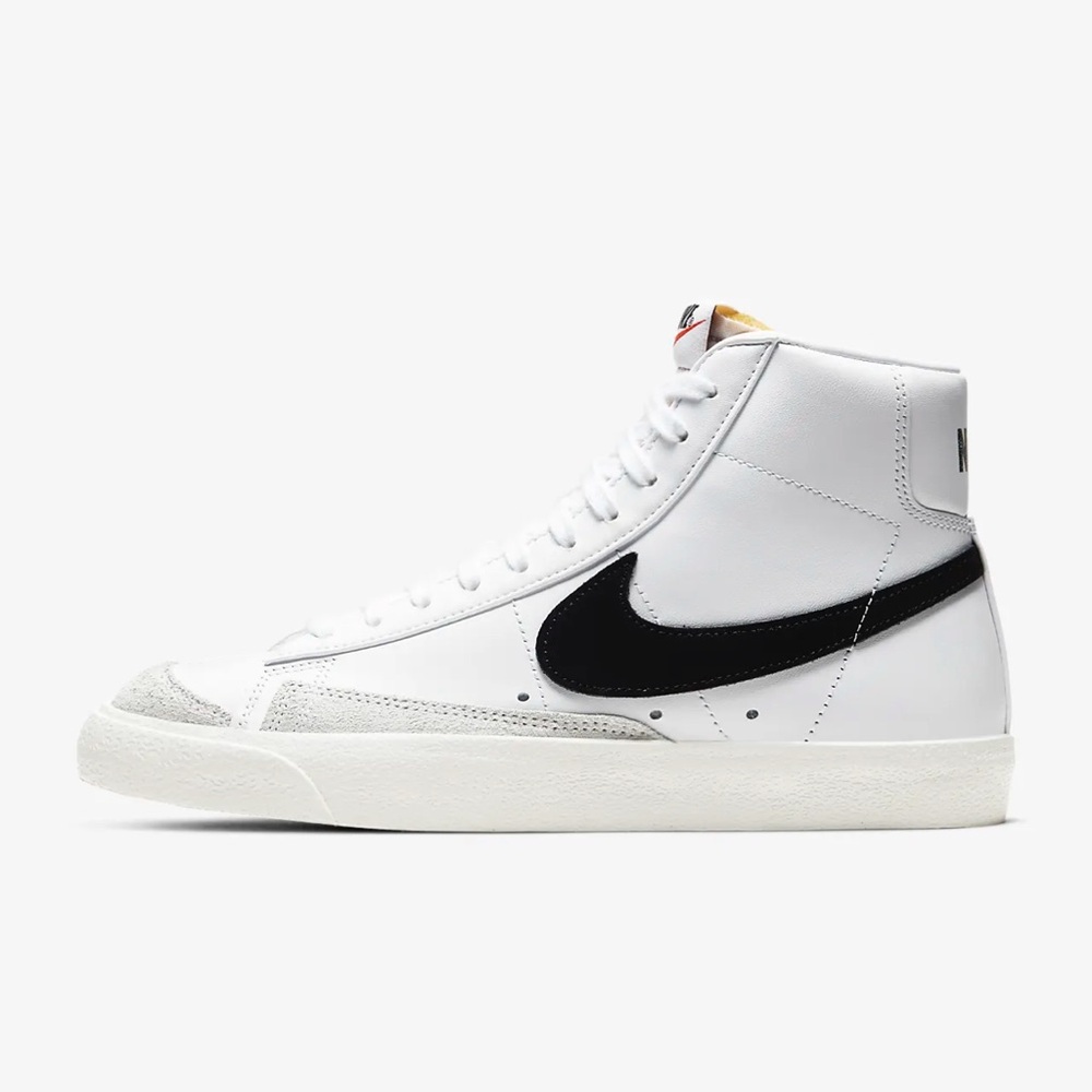 White Blazer Mid 77